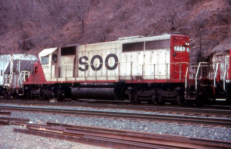 Soo 770 in consist